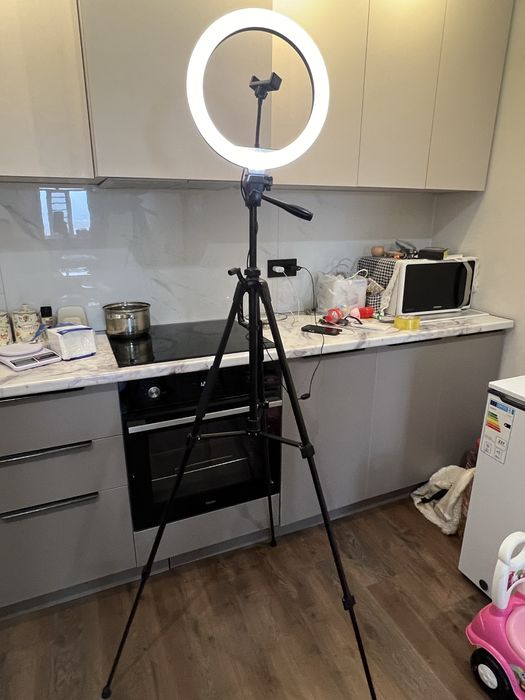 Продам штатив с лампой