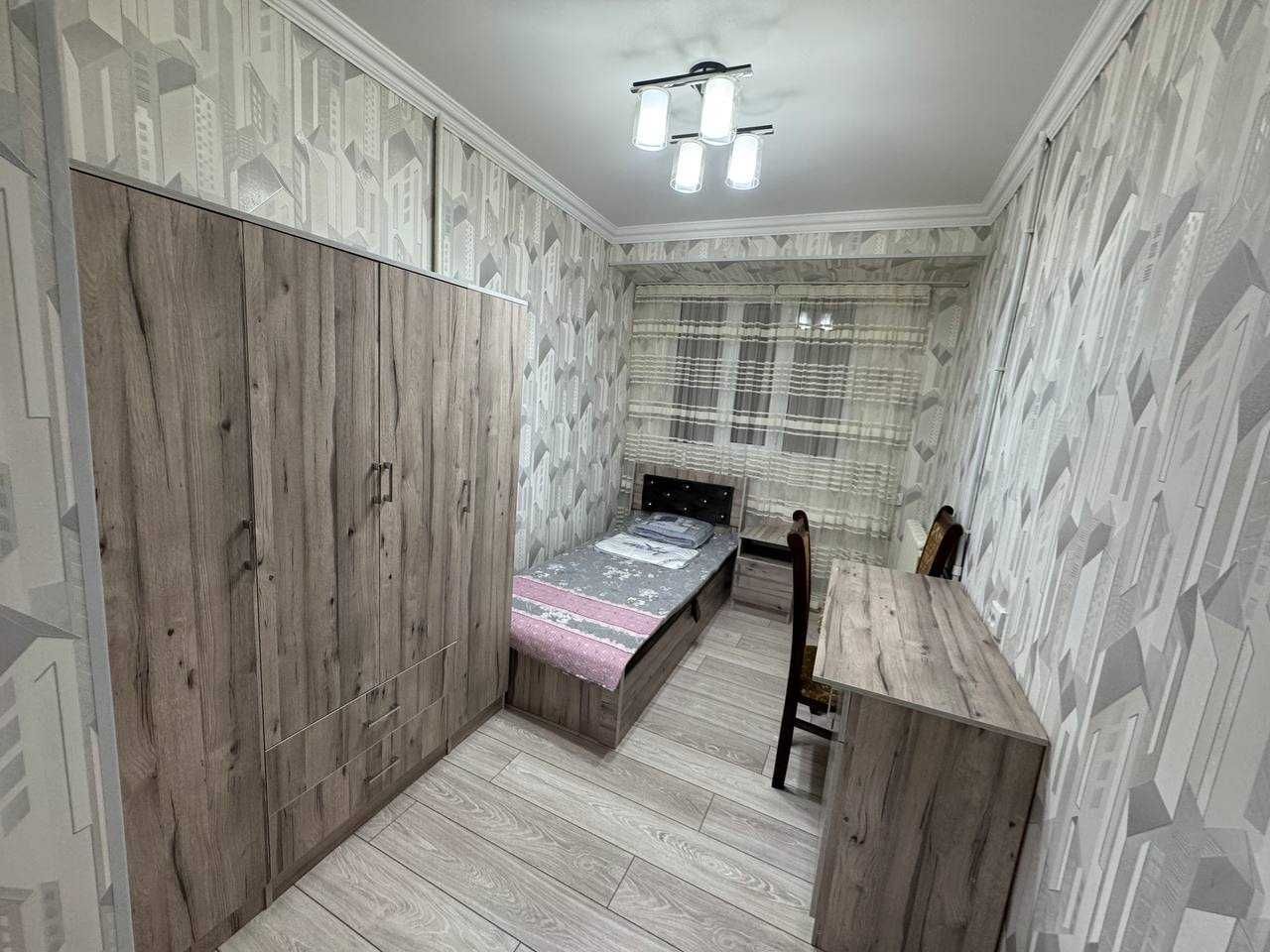 Продаётся своя 3в4 на Ц-4 (Алайский рынок) с мебелью и техникой!