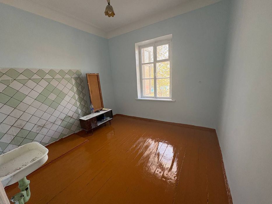 Мухтар Ашрафи 2х ком в кирпичном доме 52м² срочно в Яшнабадском районе