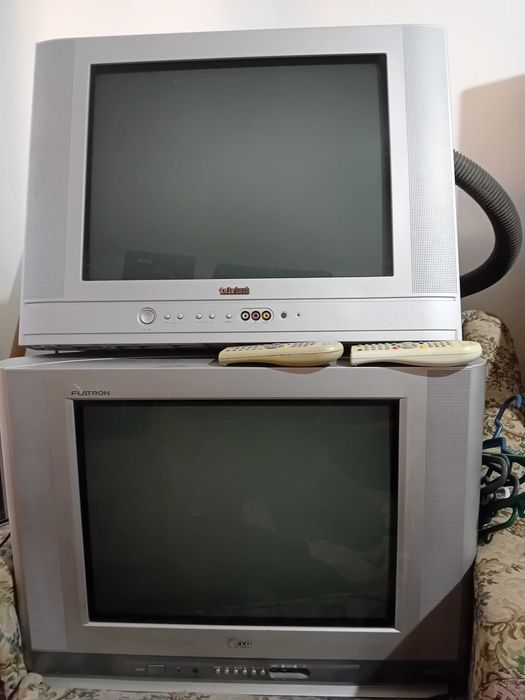 2 buc tv 51 cm diagonala ( LG si Teletech ) --100 lei ambele