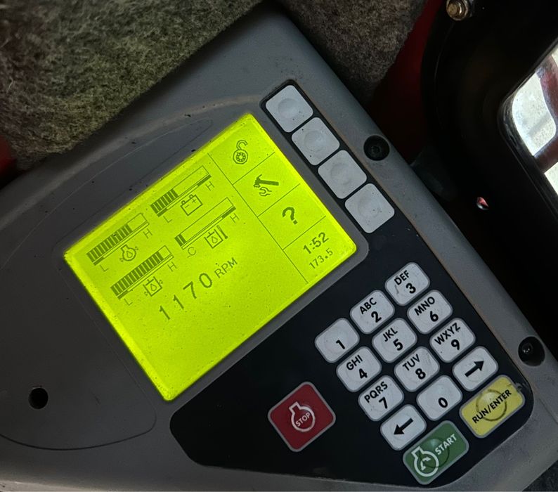 Miniexcavator/miniincarcator bobcat/motor kubota/an2016