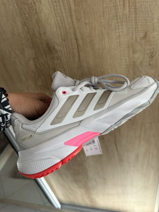Дамски Маратонки adidas за тенис на корт