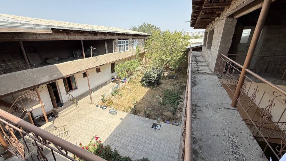 Уй сотилади, Шахар марказида,  7 сотох 2 каватли 10 хоналик