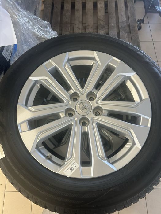 Комплект алуминиеви джанти със зимни гуми YOKOHAMA 225/60/18