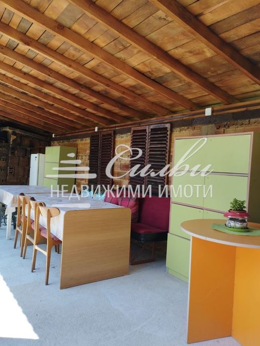 Двуетажна ТУХЛЕНА къща с ГАРАЖ - с. Мадара