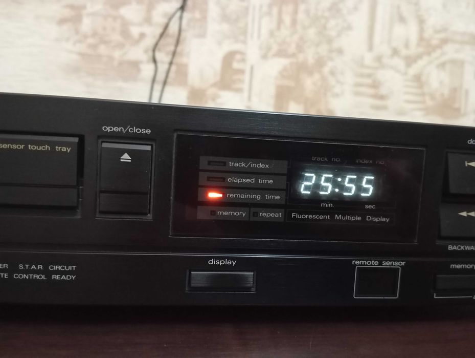 Продам проигрыватель СД дисков LUXMAN.