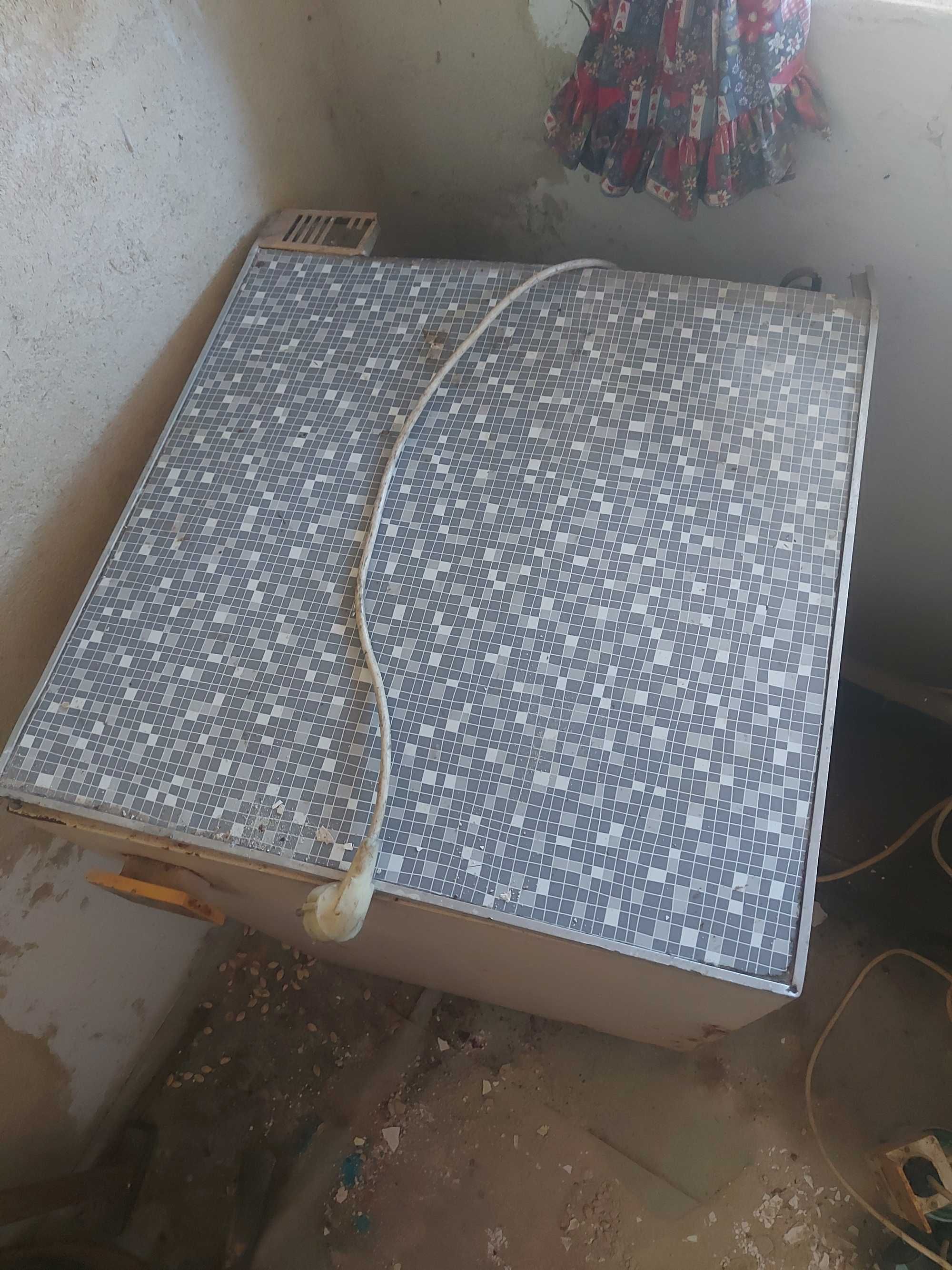 Работещ хладилник