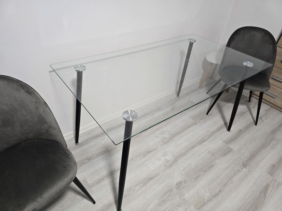 Стъклена маса Д140/Ш80/В76 - Нова