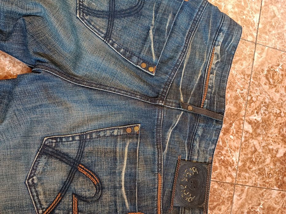 Винтажные джинсы.