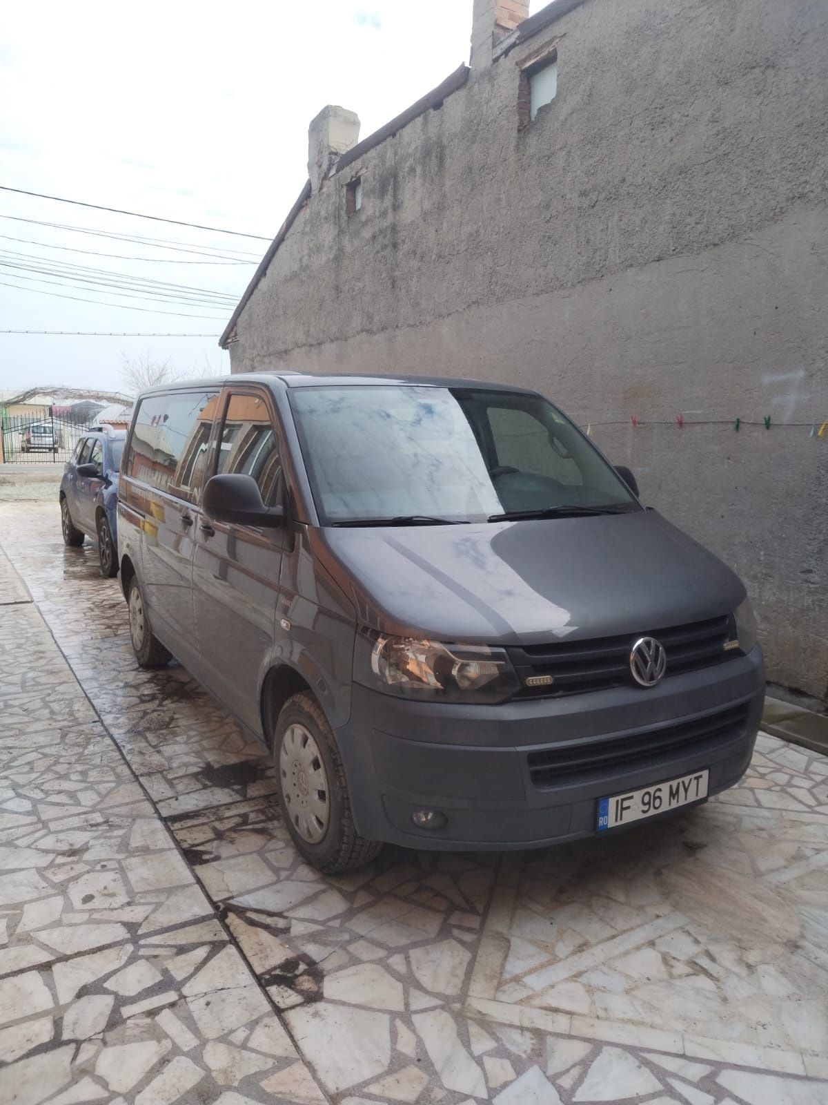 Vând Volkswagen Transporter double cab 5locuri