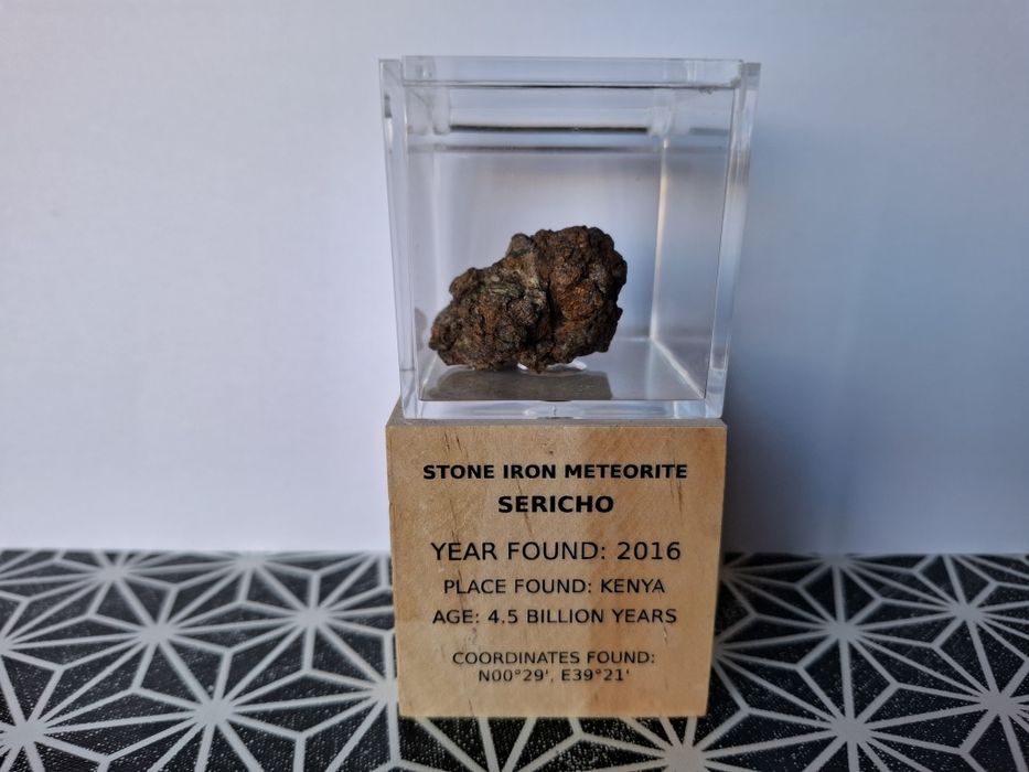 Vând meteorit Sericho