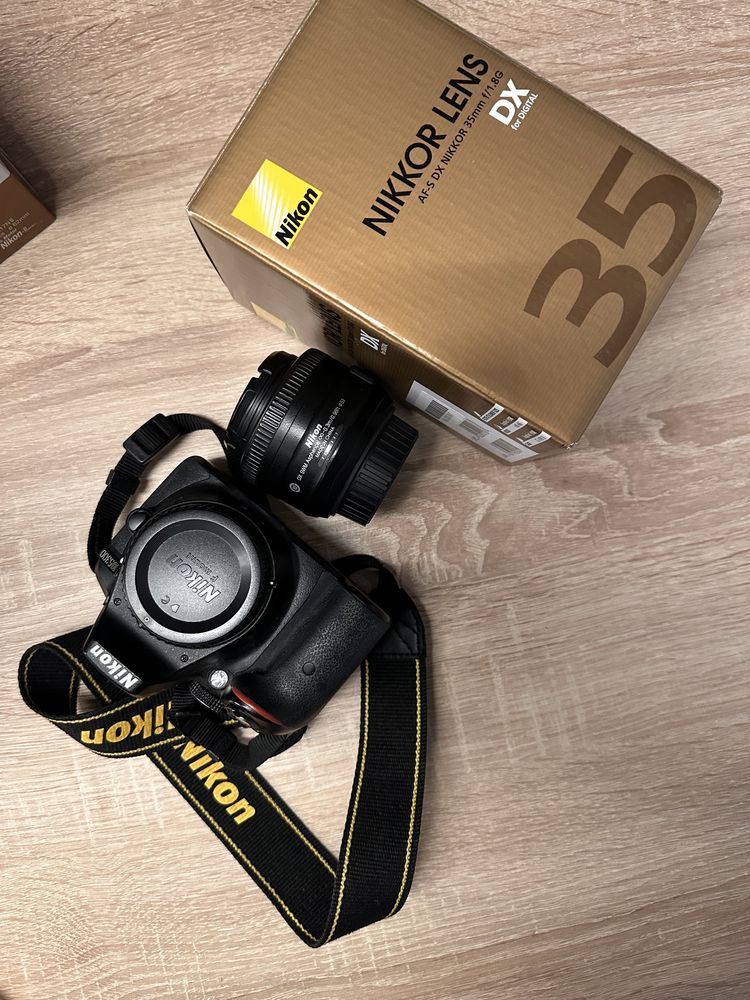 Nikon DSLR D5300 + 2 Obiective: 35mm si 70-300mm, stare impecabila