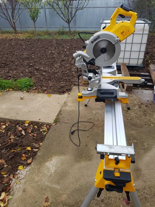 Circular Dewalt DWS 778 cu stand de lucru  DE7023 impecabile