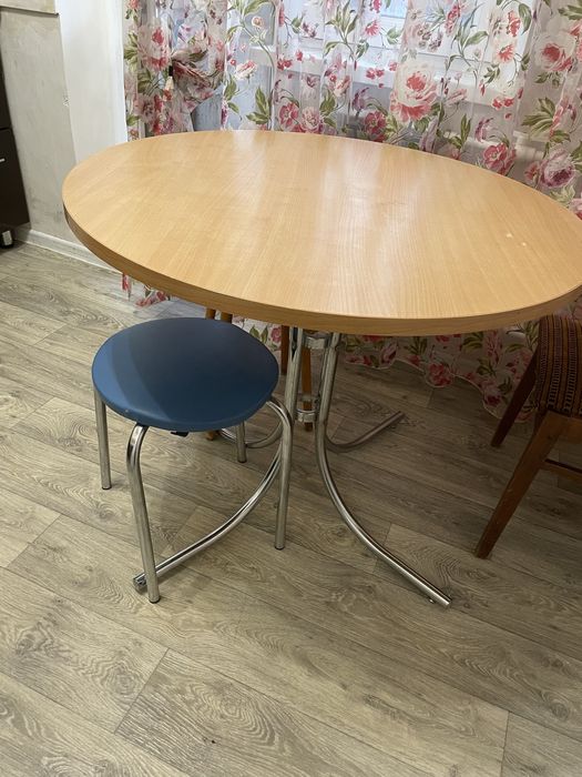 Стол кухонный сатылады, жаксы жагдайда