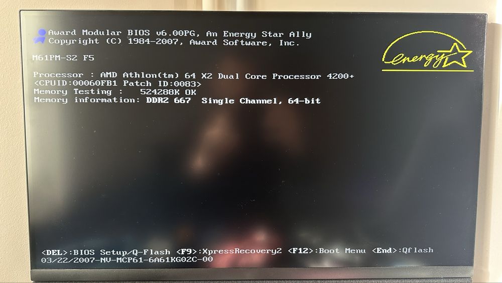 Kit Gigabyte M61PM-S2 / Athlon 64 X2 / 512M / cooler Titan - cu defect