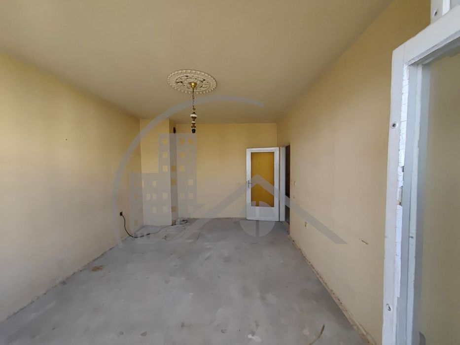 Продава се Тристаен апартамент в Варна, Кайсиева градина - 86 кв.м за 1511 €/кв.м - Снимка #3