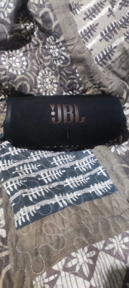 Продам JBL Charge 5 оригинал