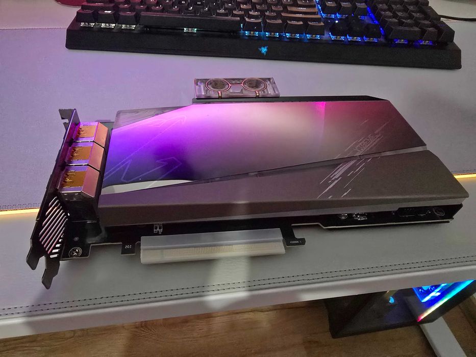 Placă video Gigabyte RTX 3080 Ti AORUS XTREME WATERFORCE WB 12GB