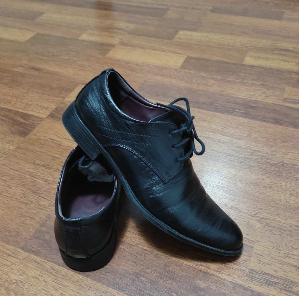 Pantofi piele nr 41