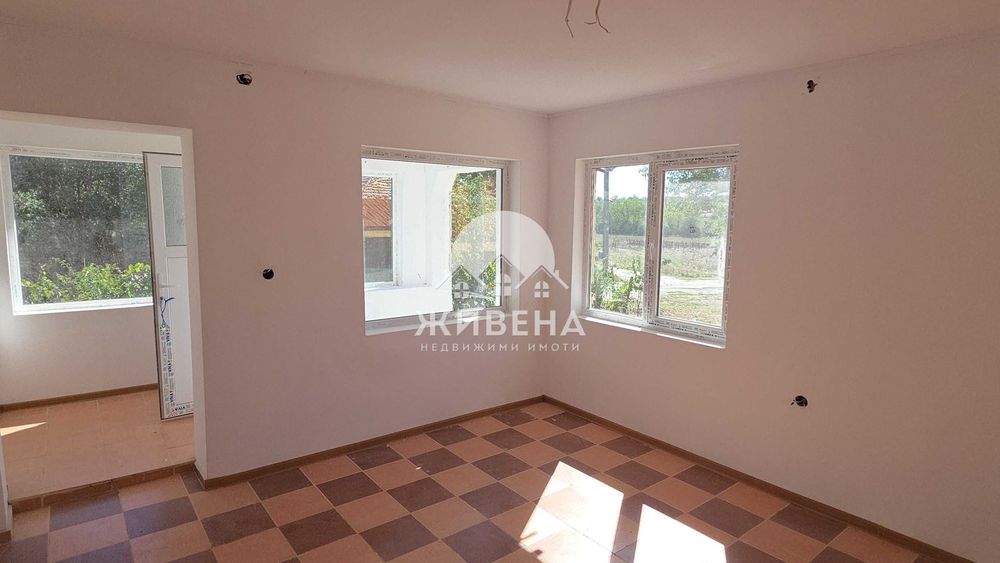 Продавам реновирана къща в с.Червенци, обл. Варна