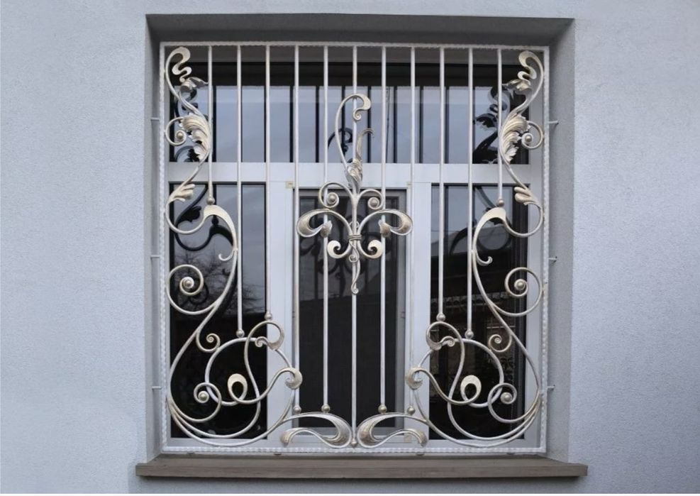 Решетки на окна балкон