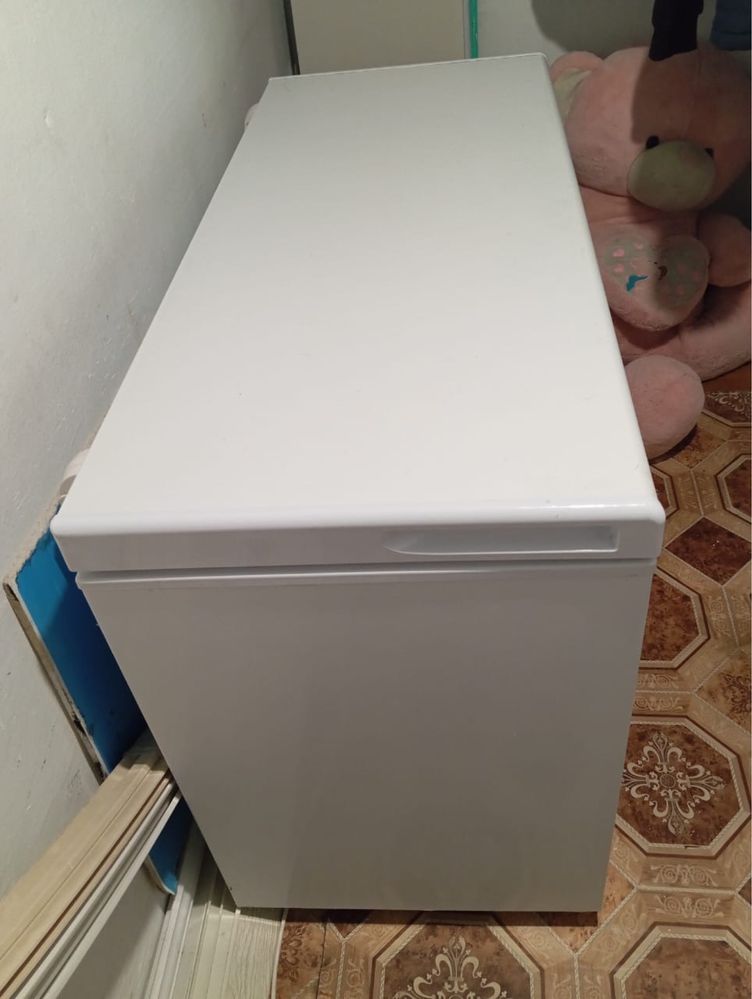 Морозильник в хорошем состояние