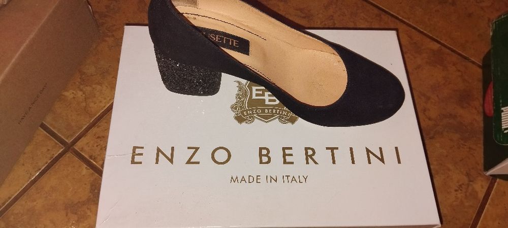 Vând pantofi dama 36