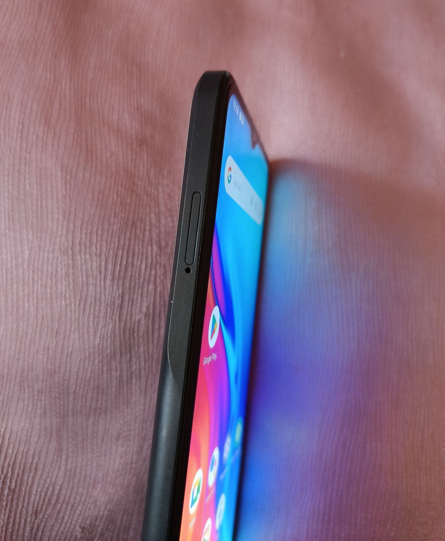 Напълно запазен смартфон TCL - модел 305