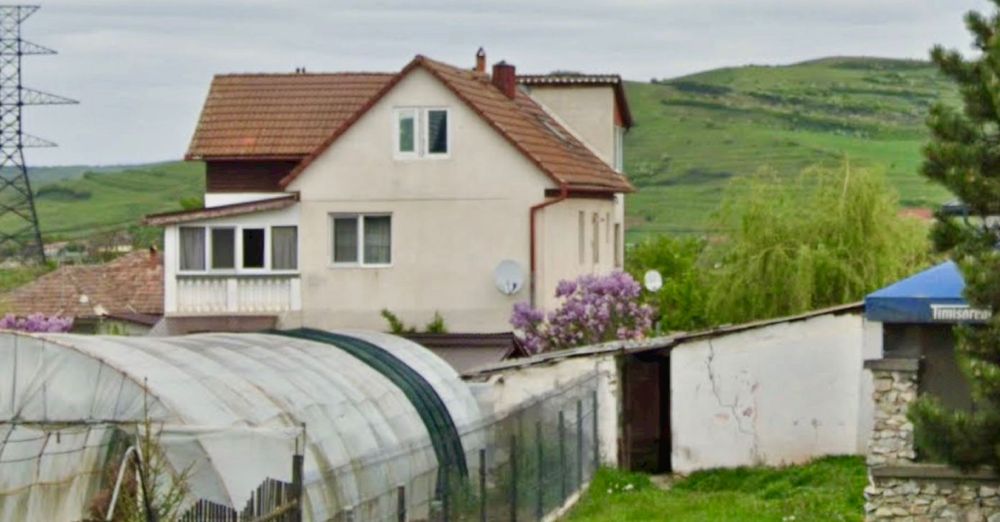 Apartament în satul Gadalin, com Jucu