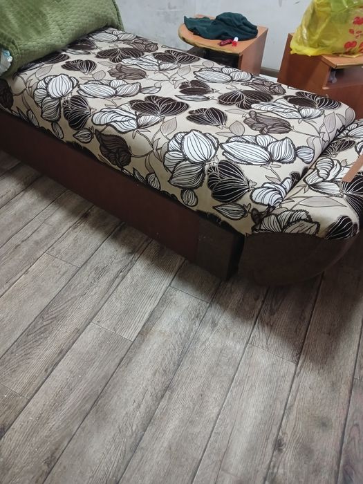 Отдам бесплатно диван
