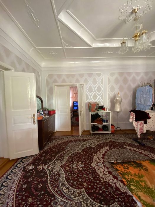 Sirdaryo shahar sentrda 7 sothli yangi uy