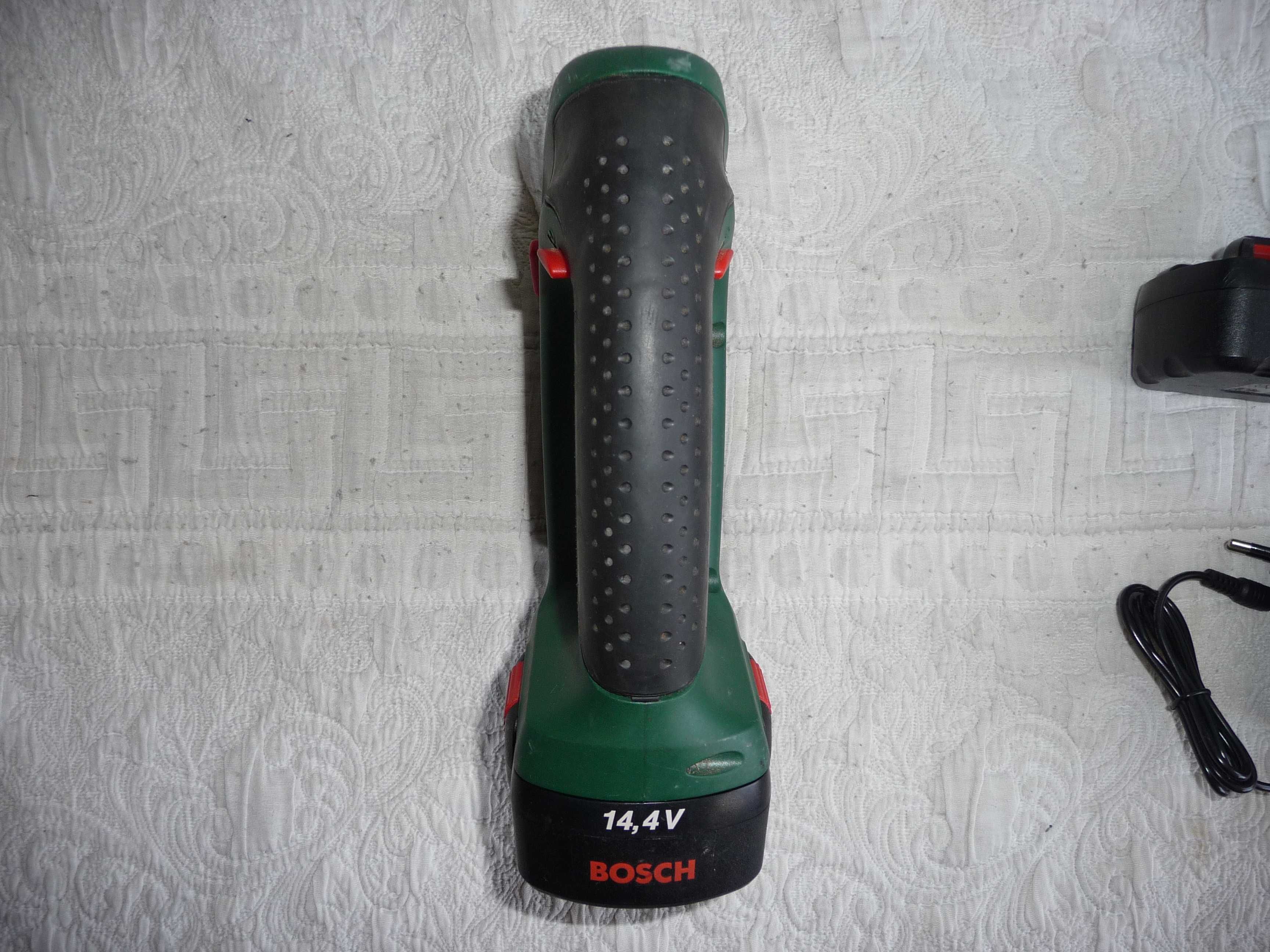 Акумулаторен прободен трион / зеге Bosch PST 14,4 V с две батерии.