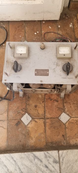 Зарядное устройства 12/24вольт