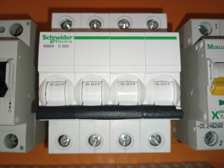 Sigurante MCB 1p+n Eaton/Moeller + Schneider 4p + Diferentiala 4p RCCB