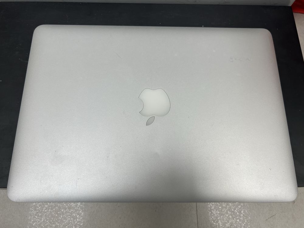 Apple Macbook a1502 ecran defect!!!