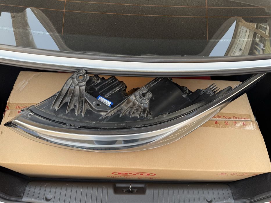 Продается левая передняя фара на BYD CHAZOR DM-I