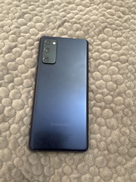 Продам телефон Samsung s20 FE