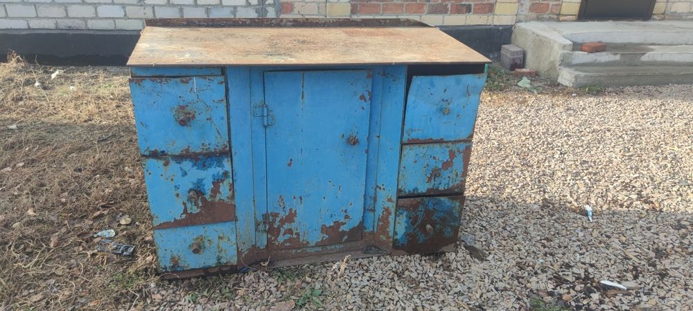 Железный стол Верстак