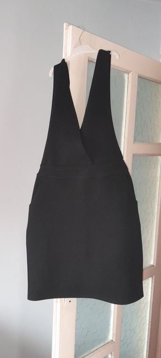 Vând diverse articole de îmbrăcăminte la preturi mici ,mărimi s-m