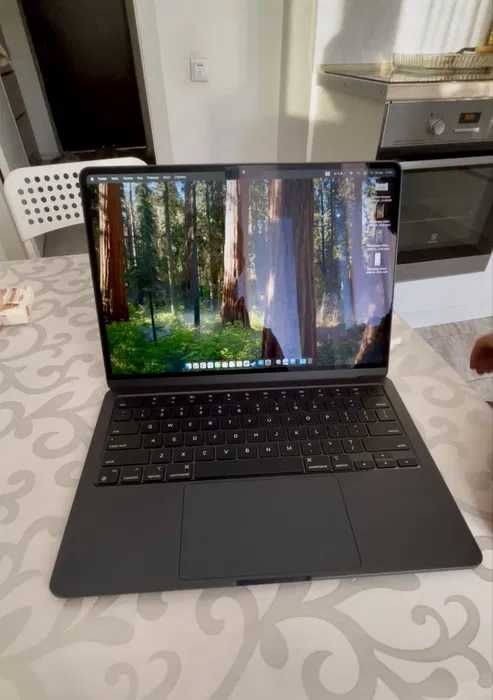 MacBook Air 13,6” / chip M3 / ram 8gb / ssd 256 / обмен