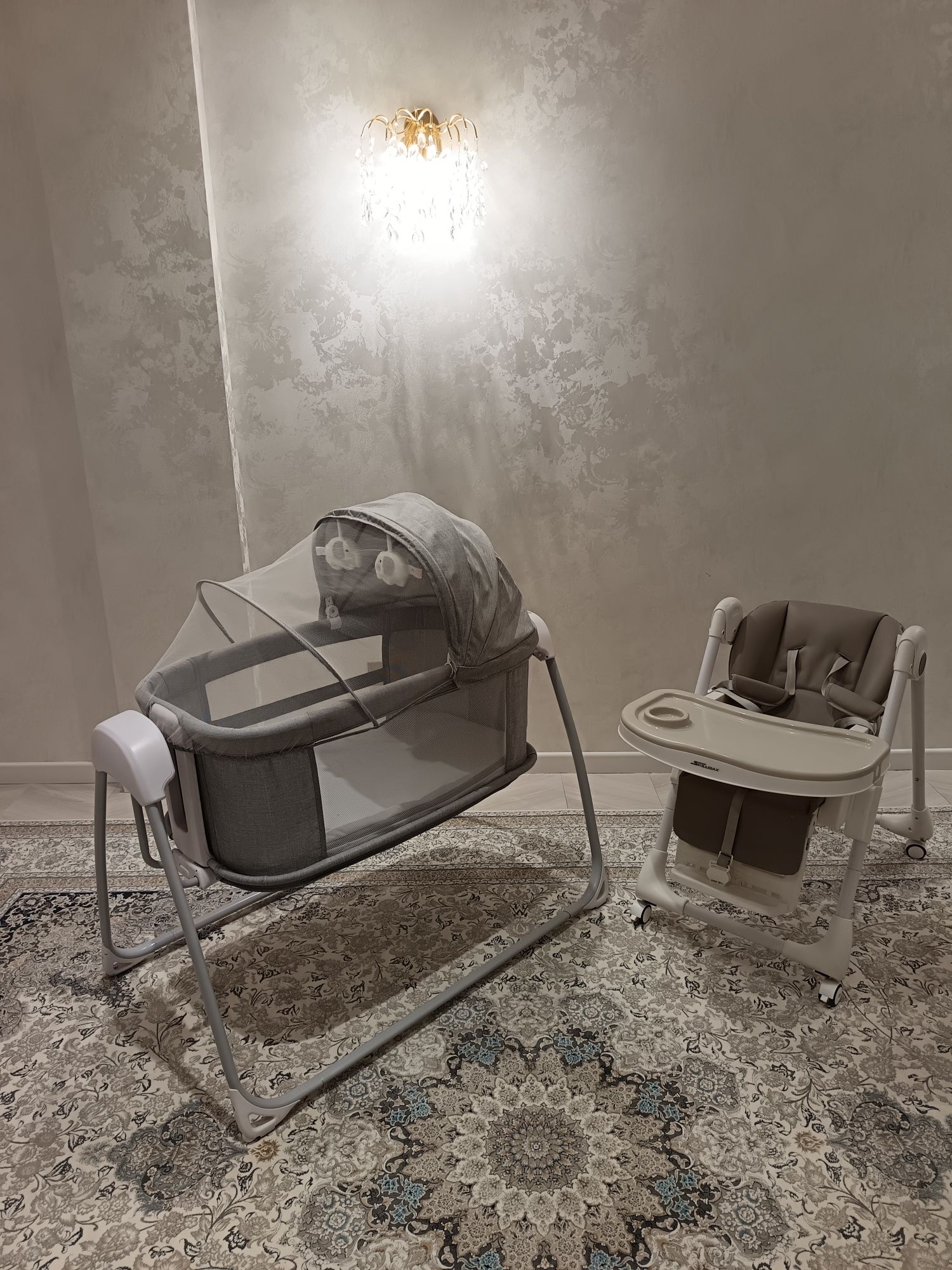 Приставная кровать - колыбель Mastela  4 in 1. Детский стульчик.