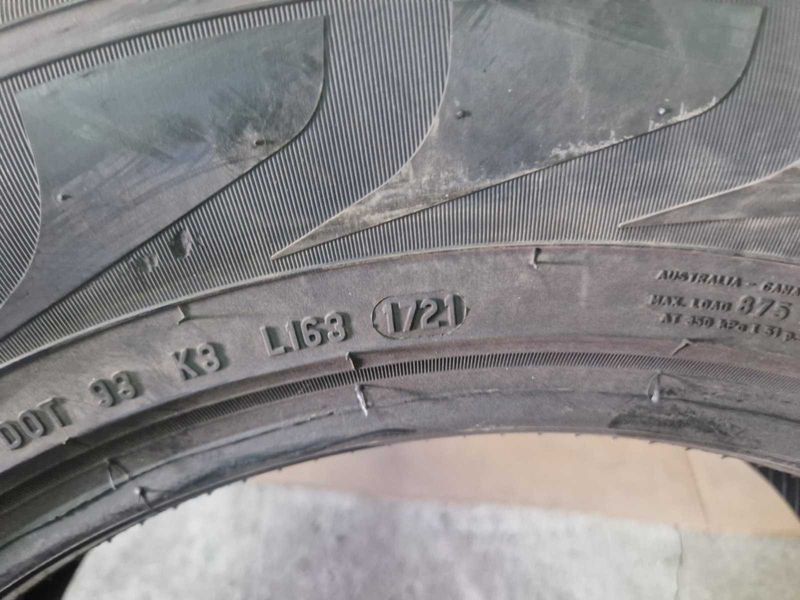 2 Pirelli R18 235/60
летни гуми 
DOT1721
