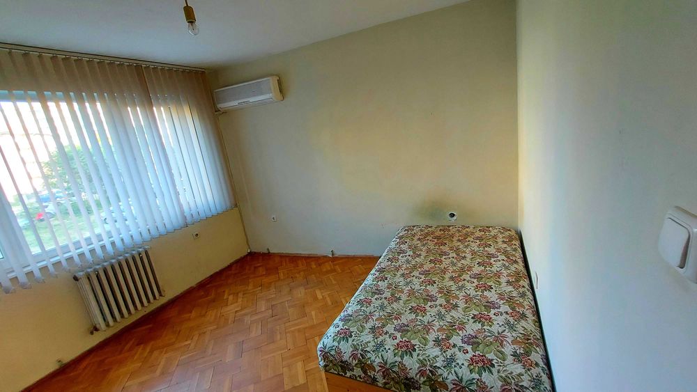 Дава се под наем Тристаен апартамент в Бургас, Възраждане - 100 кв.м за 204 € - Снимка #1