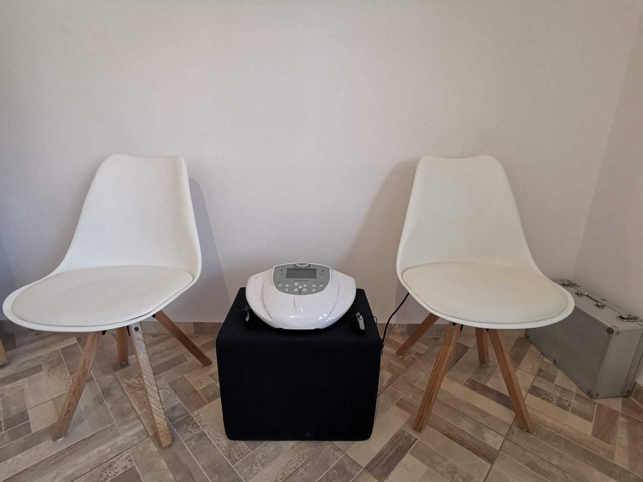 Продава се Хотел в Велинград - 684 кв.м за 615 €/кв.м - Снимка #3