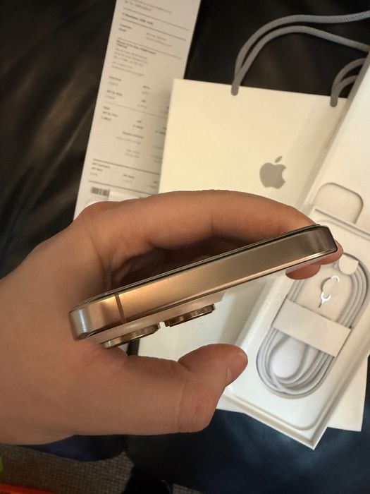 iPhone 16 Pro Max Dessert Titanium Перфектен Айфон 16 Про Макс Златен