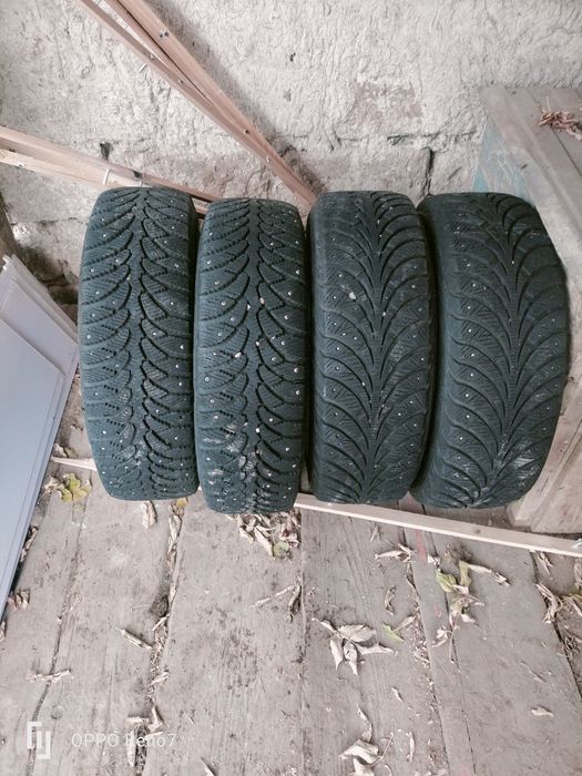 Продам покрышки шипованые R15