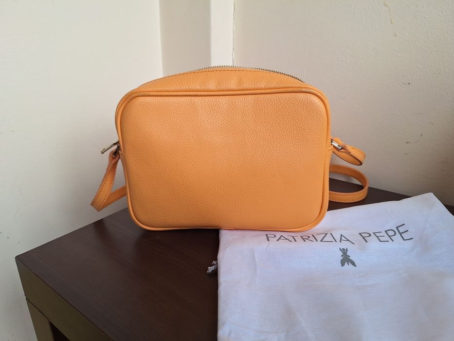 Patrizia Pepe малка кросбоди чанта