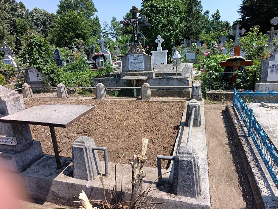 concesonez 3 locuri de veci alaturate, bacau, cimitirul satara nou 1