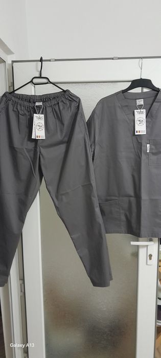 Costum medical XL