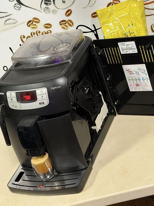 Кафемашина кафе автомат Saeco intelia с гаранция